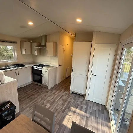 Heron With Hot Tub At Brickyard Lakes